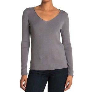 T Tahari Long Sleeve V-neck Rolled Edge Sweater In Charcoal Grey